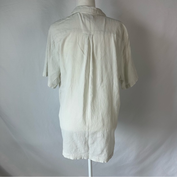 Standard/Cloth Button Down - Picture 3 of 4